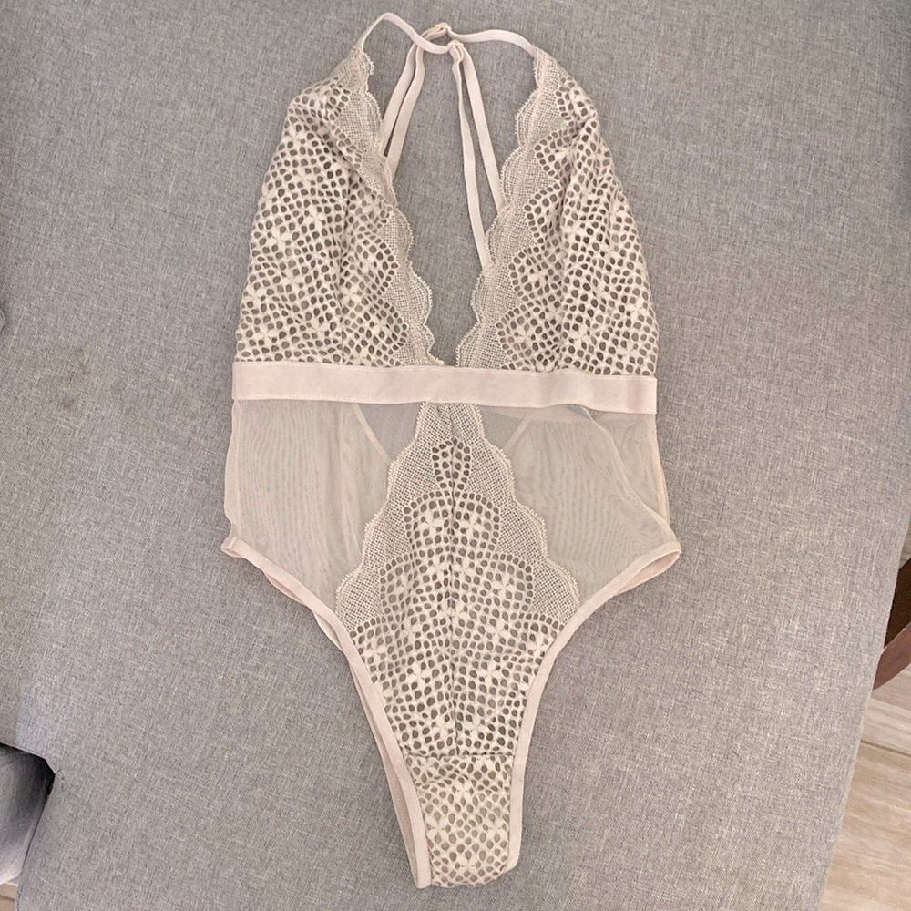 VICTORIAS SECRETS LINGERIE TEDDY!